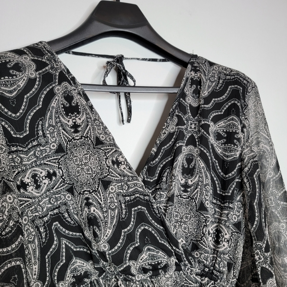 BAND OF GYPSIES Boho Paisley Romper - Picture 7 of 14
